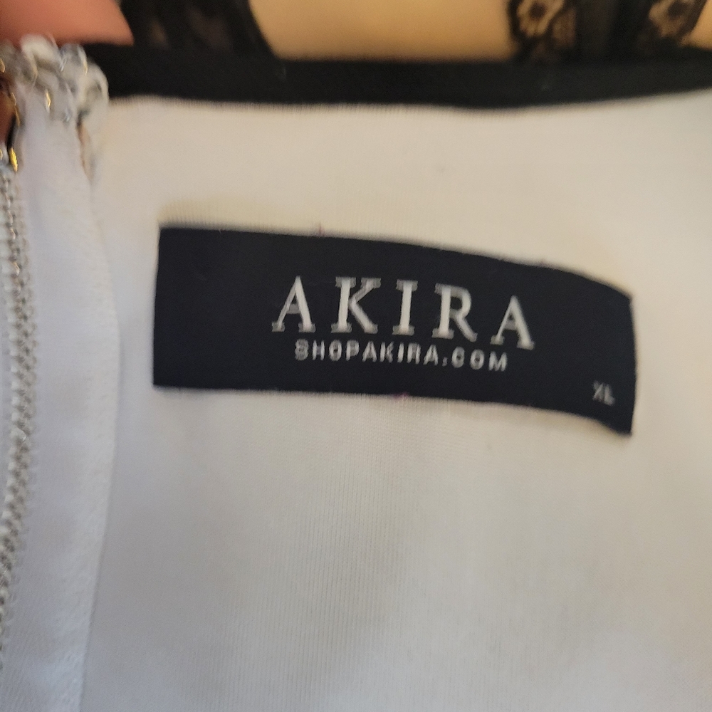 Akira - Picture 2 of 2